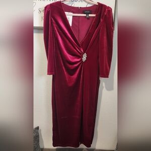 Elegant Wine Velvet Dress with Brooch